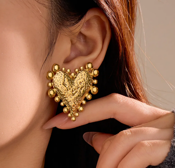 HEART HAMMERED EARRINGS 💧