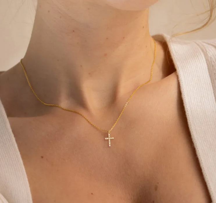 CROSS DAINTY NECKLACE 💧